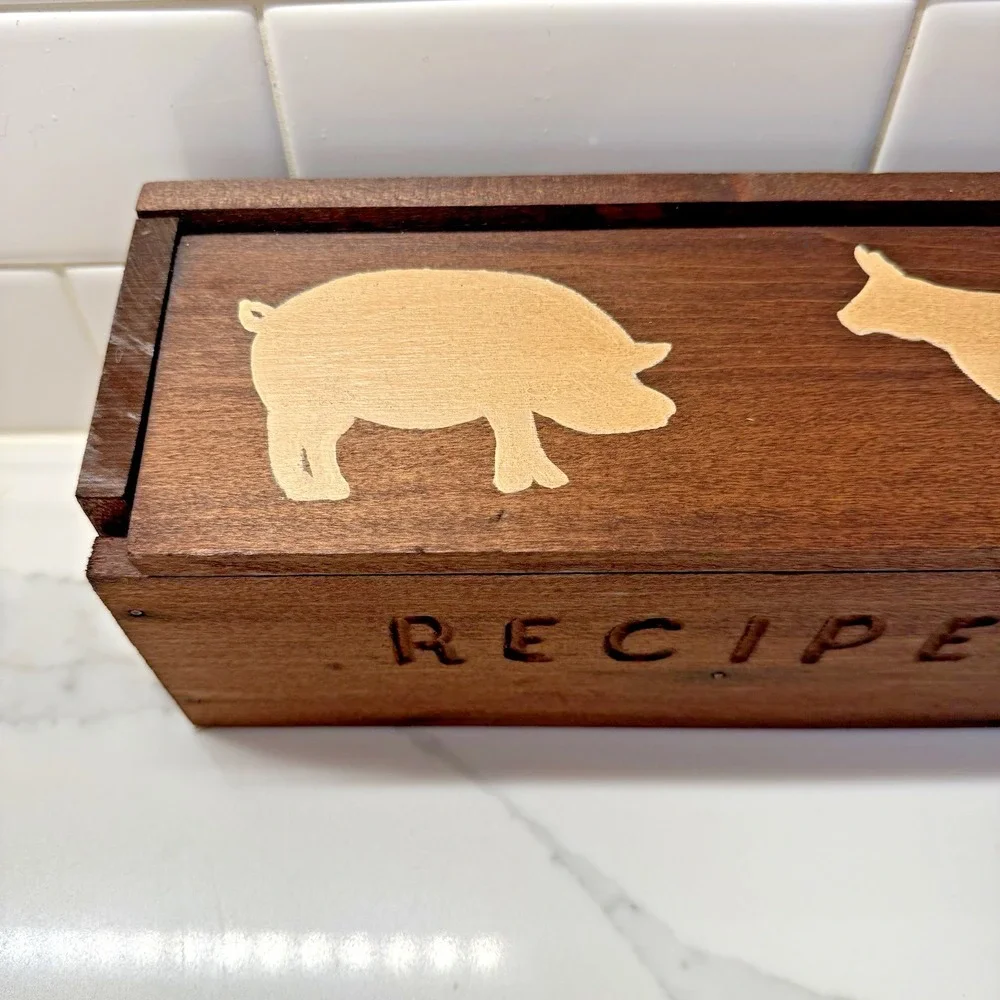 Vintage Wooden Recipe Box with Painted Cow Pig Farmhouse Kitchen Decor 12